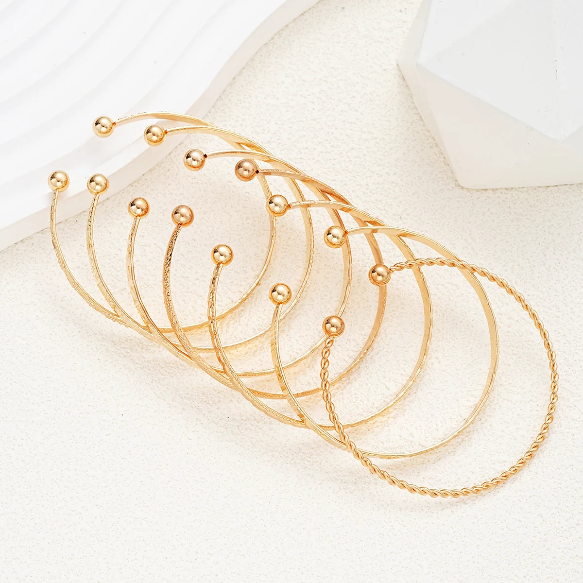 7 Pcs/Set Gold Color Bracelets for Women Heart Prints Metal Design Open Bangle Fashion Jewelry