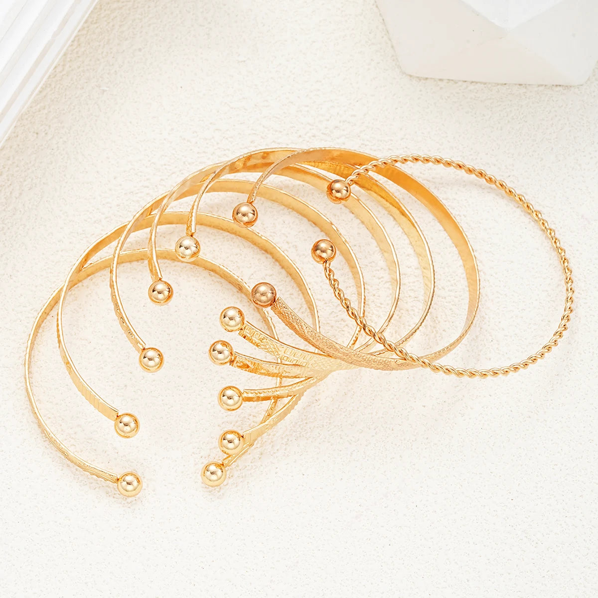 7 Pcs/Set Gold Color Bracelets for Women Heart Prints Metal Design Open Bangle Fashion Jewelry