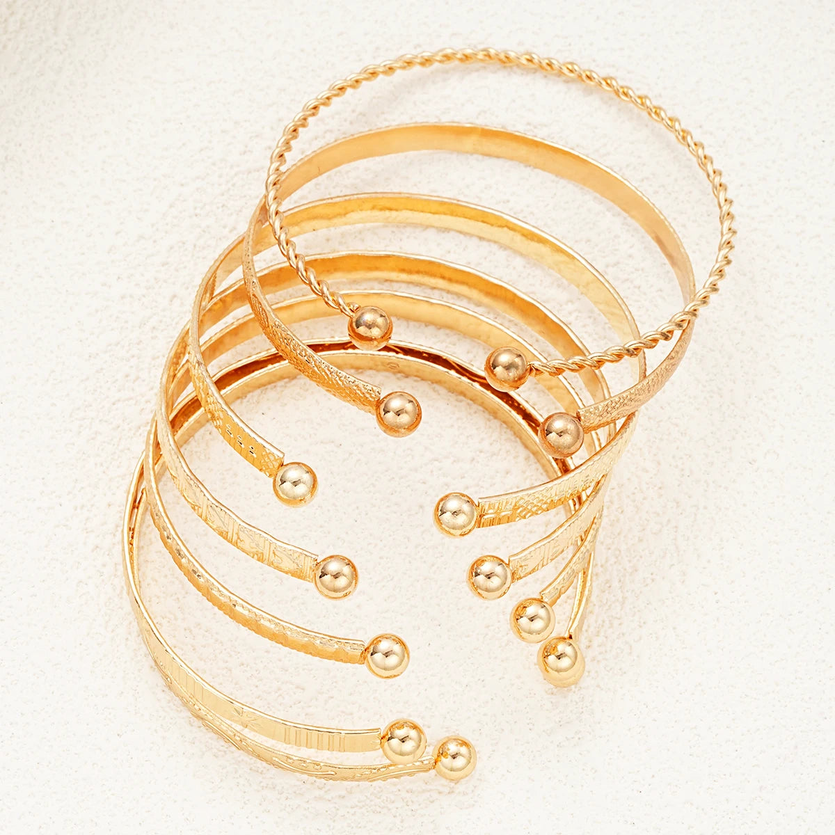 7 Pcs/Set Gold Color Bracelets for Women Heart Prints Metal Design Open Bangle Fashion Jewelry